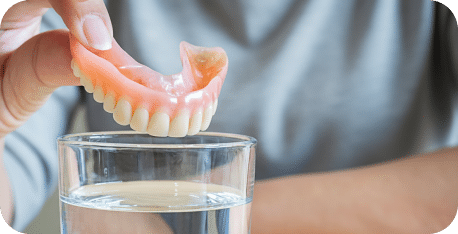 zahnarztpraxis-daimlerstrasse-25-zahnarzt-meppen-pflege-vollprothesen-regelmaessige-kontrolle